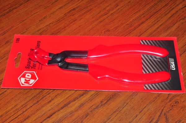 KD 135 SPARK PLUG TERMINAL PLIERS MADE IN USA - Image 3