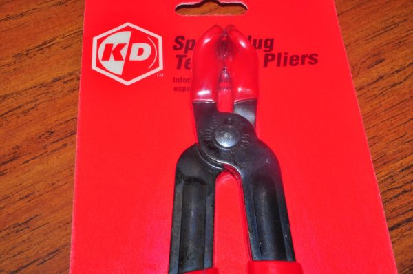 KD 135 SPARK PLUG TERMINAL PLIERS MADE IN USA - Image 5