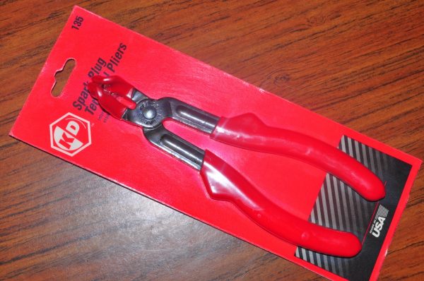 KD 135 SPARK PLUG TERMINAL PLIERS MADE IN USA