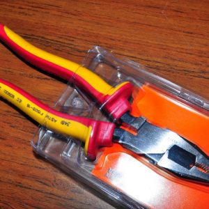 348I 8-INCH XLT™ COMBINATION LINEMEN'S PLIERS W/ 1000V INSULATED GRIP CHANNELLOC
